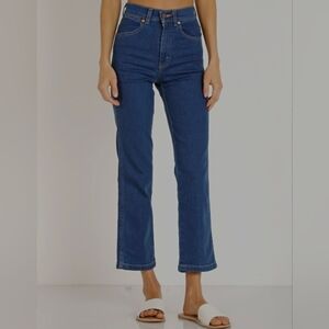 Womens Wrangler Heritage Fit Cropped Jeans Size 30